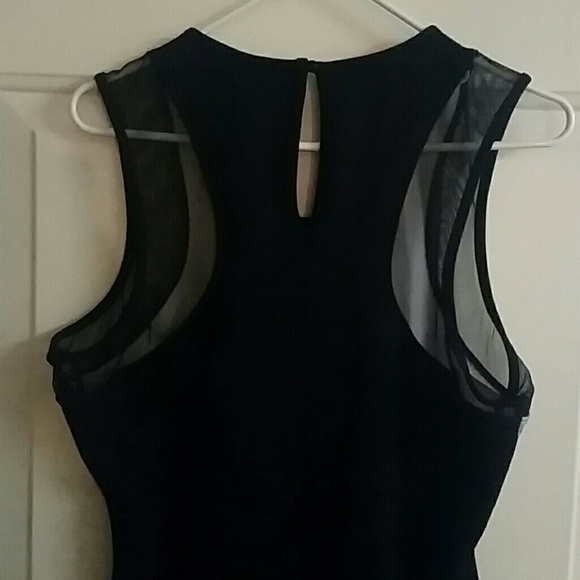 Form fitting dress - Picture 4 of 4