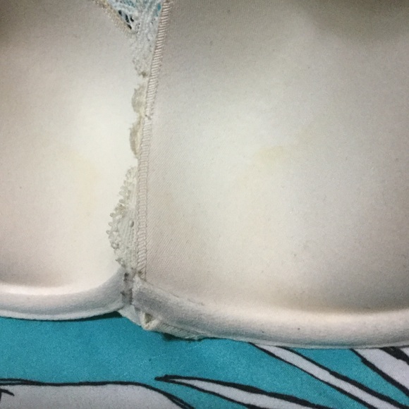 VS Angels Cream Lace Push-Up Bra - Picture 3 of 4