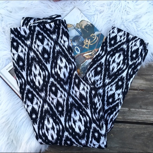 Peter nygard ikat print cropped pants - Picture 3 of 4