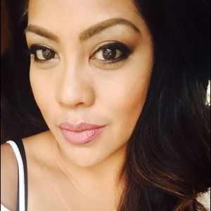 Meet your Posher, Monica