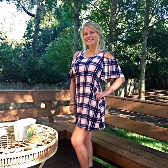 Dresses & Skirts - Navy/coral tunic/dress w/ruffle cold shoulders!👠