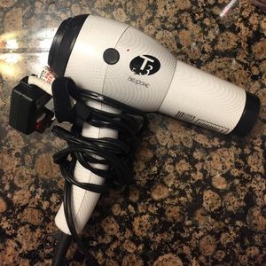 T3 blow dryer 💇🏽