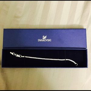 Swarovski Tennis bracelet, very gorgeous