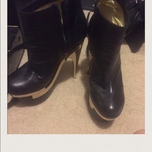 Never been worn out doors. No scuffs or flaws.