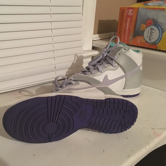 Nike shoes - Picture 2 of 2