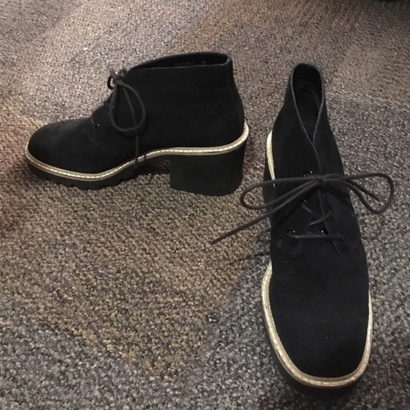 topshop lace up black booties!