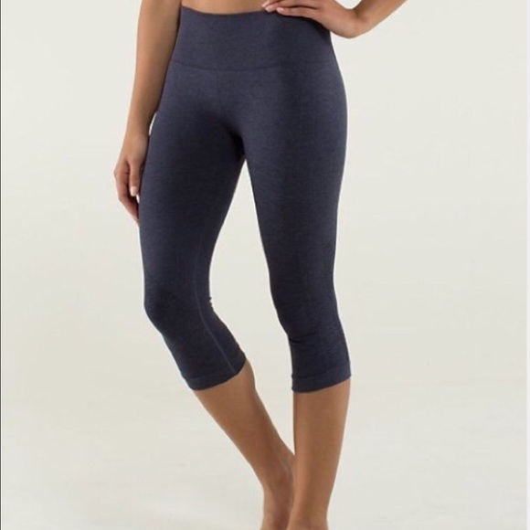 Lululemon in the flow Crop II