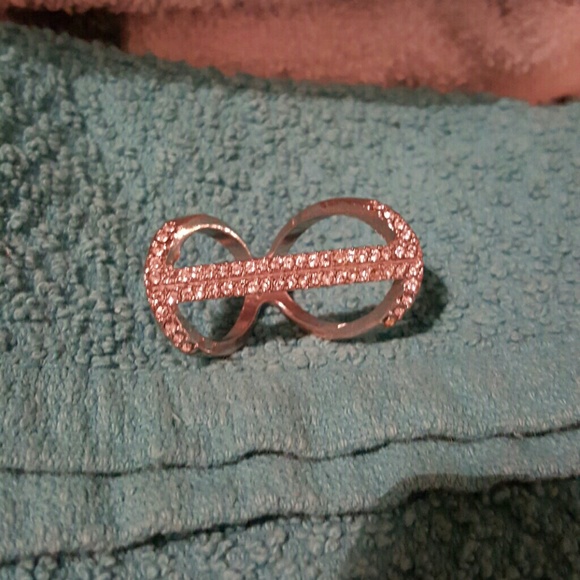 Stylish ring - Picture 2 of 3