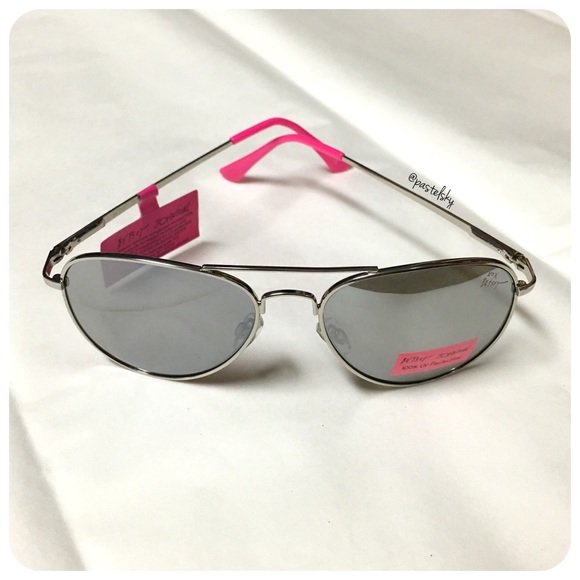 🆕 BETSEY JOHNSON aviator sunnies - Picture 3 of 6