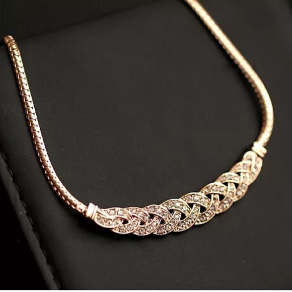 💕Gold Chain💕 Crystal Pendant Necklace