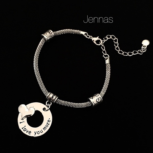 💕I love you more💕Engraved Charm Bracelet