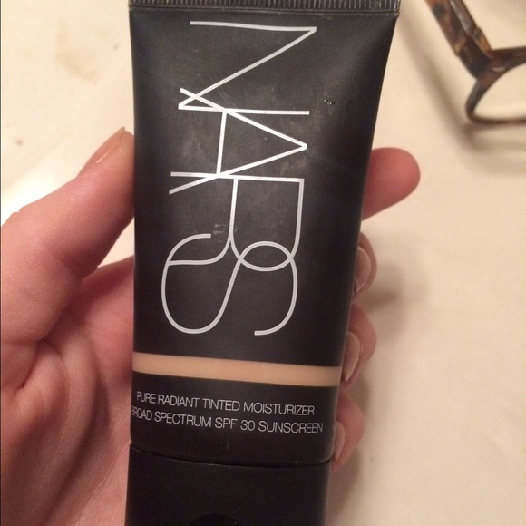 NARS Pure Radiant Tinted Moisturizer (Light 3)