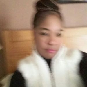 Meet your Posher, Deatrice