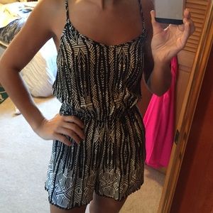 Black/white patterned romper
