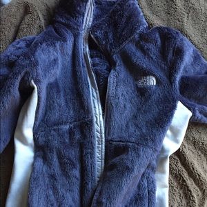 North face fuzzy zip up size small