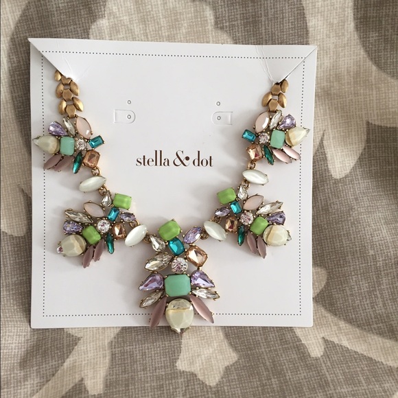 Stella and Dot authentic Trellis necklace