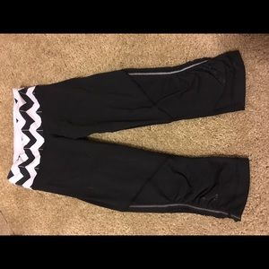 Lulu lemon capris chevron waist band