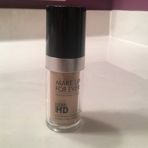 Make up forever HD foundation Y235