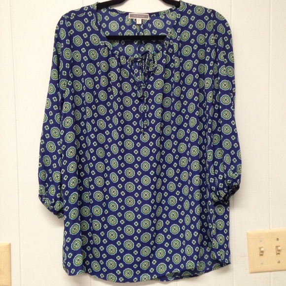 Lightweight blouse EUC!