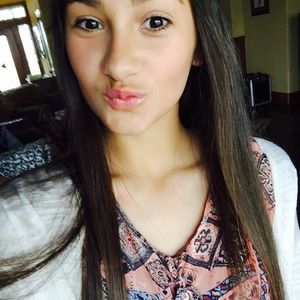 Meet your Posher, Paris