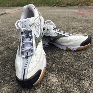 VS-1 Womens  Mizuno Volleyball Shoes (White)