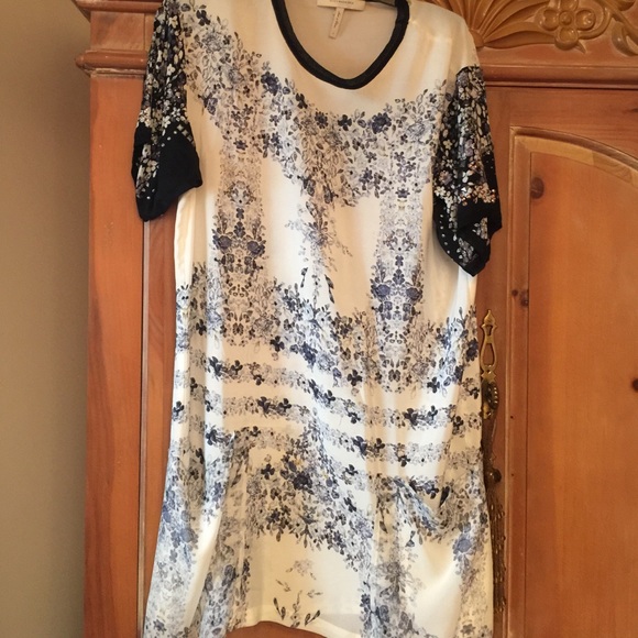 BCBG runway mini ir tunic