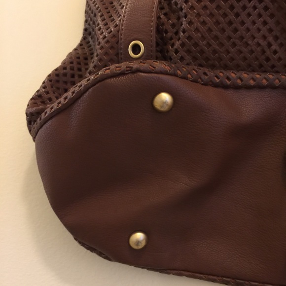 SOLD I Steve Madden Bucket-Style Purse - Picture 4 of 4