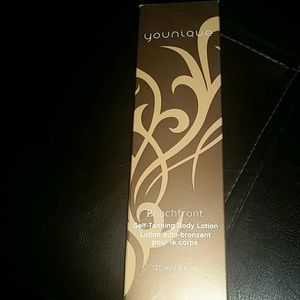 Younique Beachfront Self-tanning body lotion