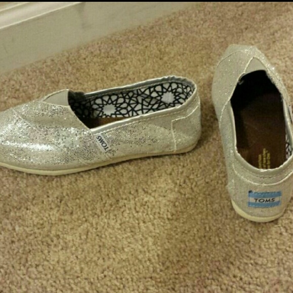 Sparkly Toms size 7 NEW