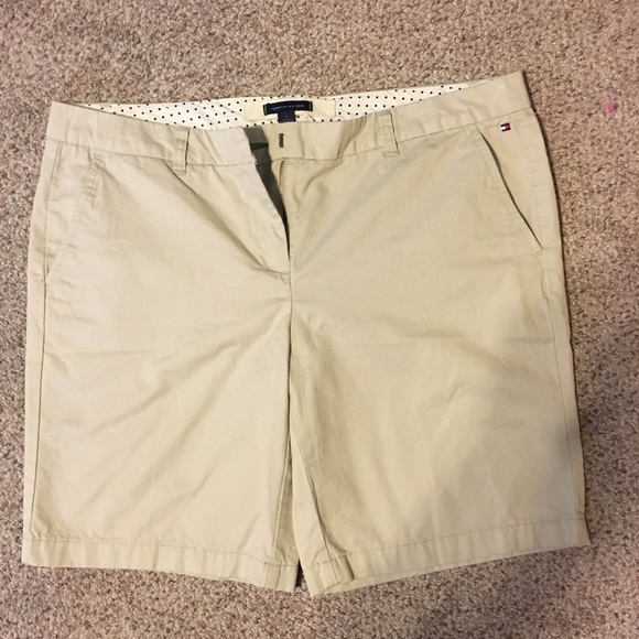 Women's size 14 Tommy Hilfiger shorts.