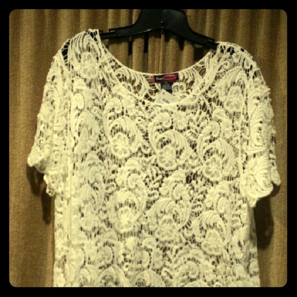 NWT cute crochet cropped sweater