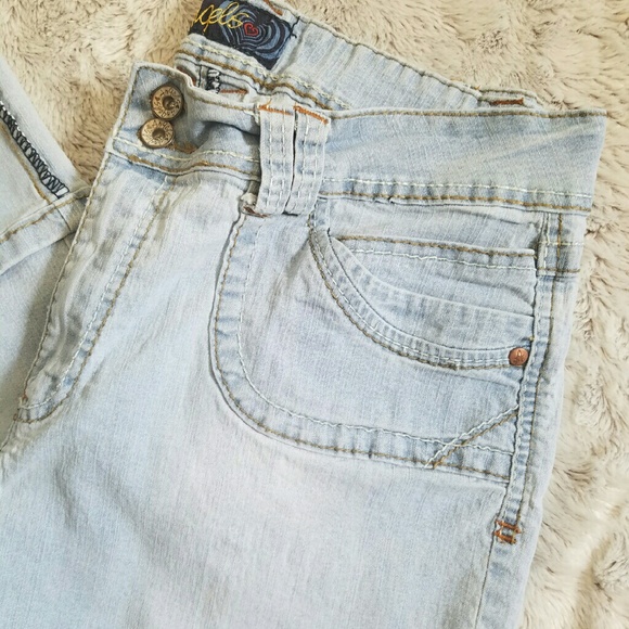 Light wash cropped jeans