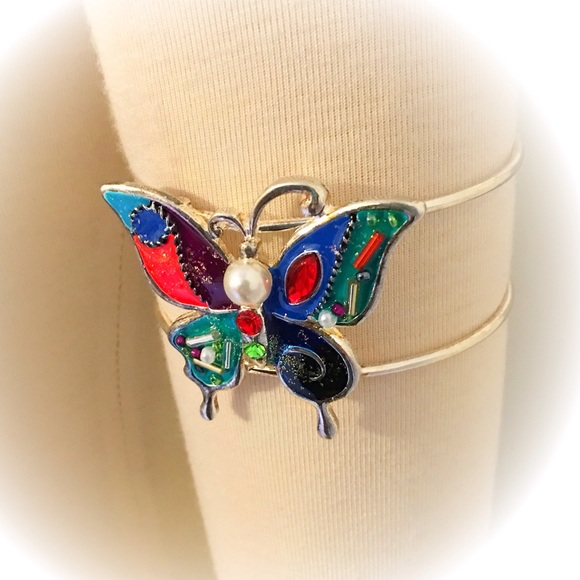 Unique Butterfly Arm Cuff - Picture 2 of 4