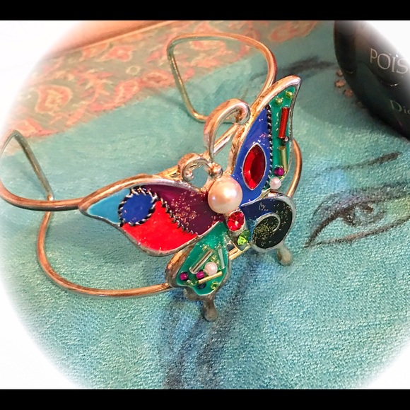 Unique Butterfly Arm Cuff - Picture 4 of 4