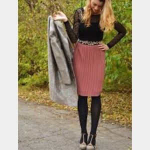 Pleated skirt