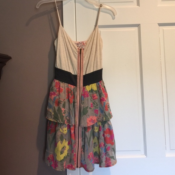 Scrapbook Orginals flowy pattern dress. Size small - Picture 1 of 3