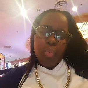 Meet your Posher, Whitney