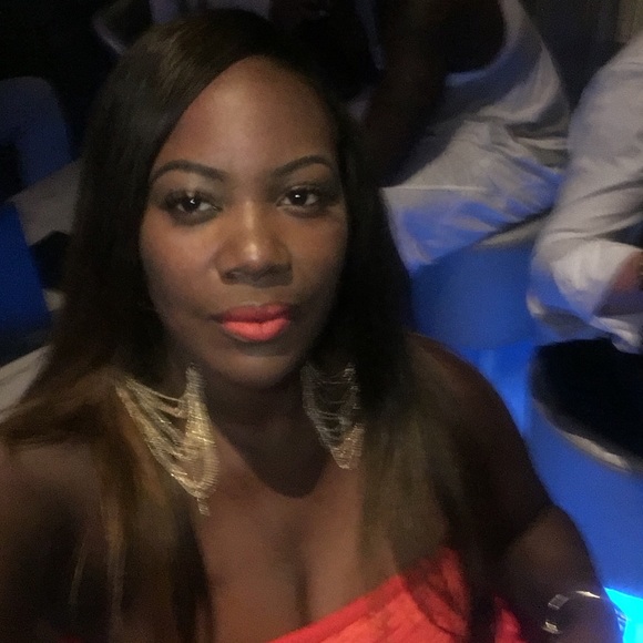 Meet your Posher, Rashida - Picture 3 of 4