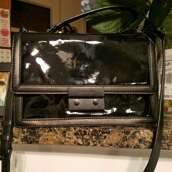 MICHAEL KORS- BLK BOX BAG- NWT