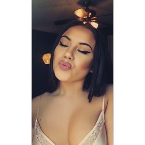Meet your Posher, Kayla