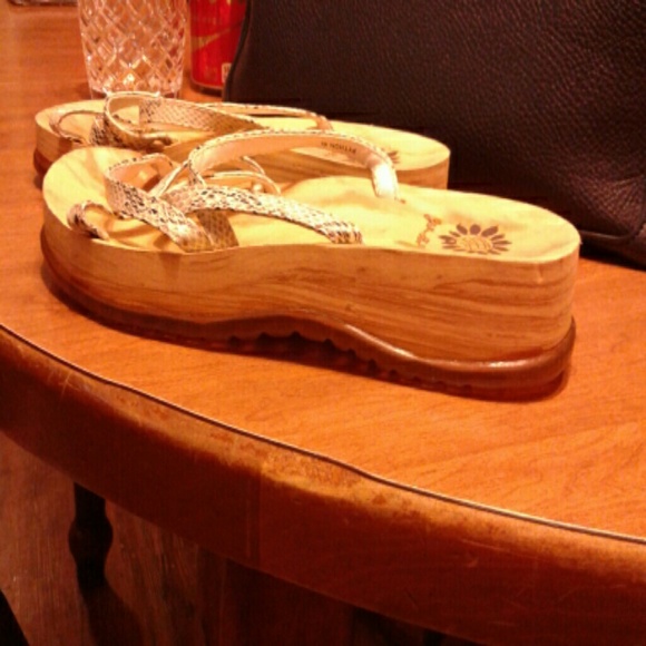 Yellow Box sandals - Picture 4 of 4