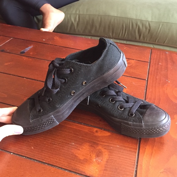 black converses