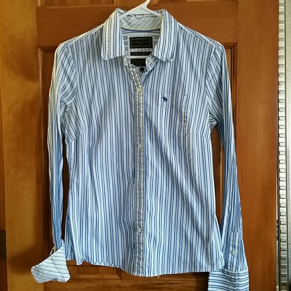 A&F Ezra Fitch button down shirt