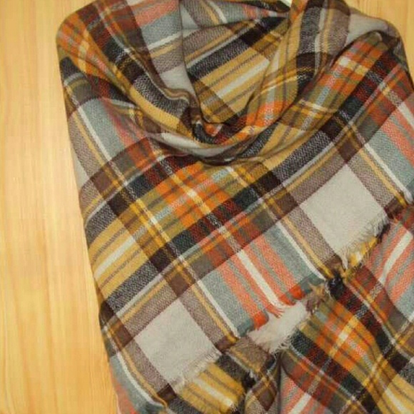 Accessories | Orange plaid blanket scarf - Picture 4 of 4