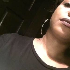 Meet your Posher, Kelli