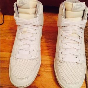 Nike Dunk Sky High Essential