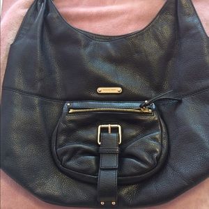 Micheal Kors hobo bag yes this is (authentic)