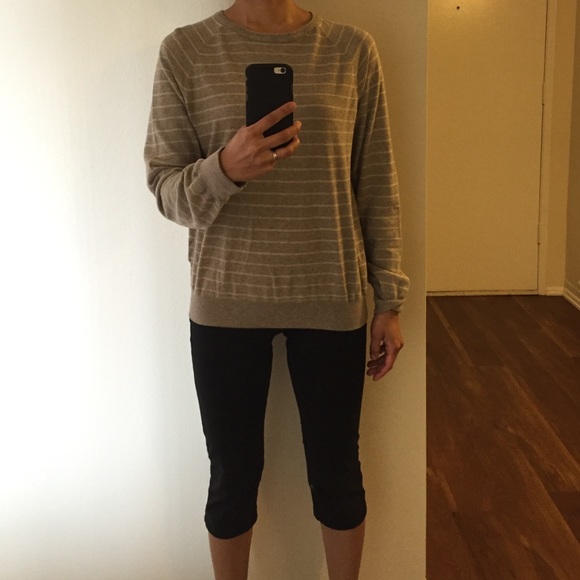 GAP Gray yellow striped sweater Size Small