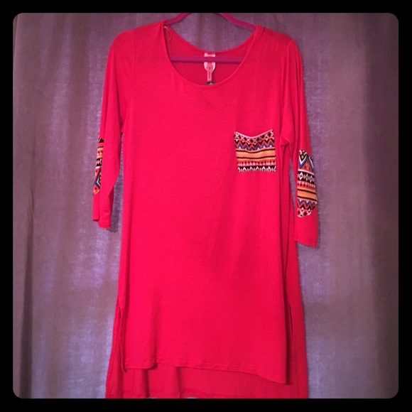 Red long tunic top with tribal print 🏜