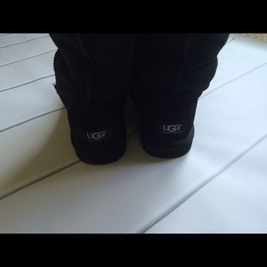 Uggs. Black. Excellent condition. Size 7